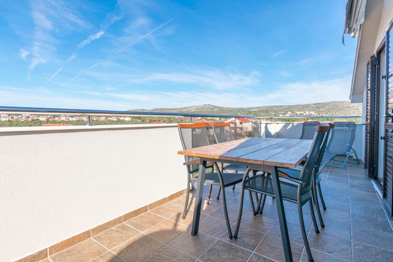 Apartment Visnja *