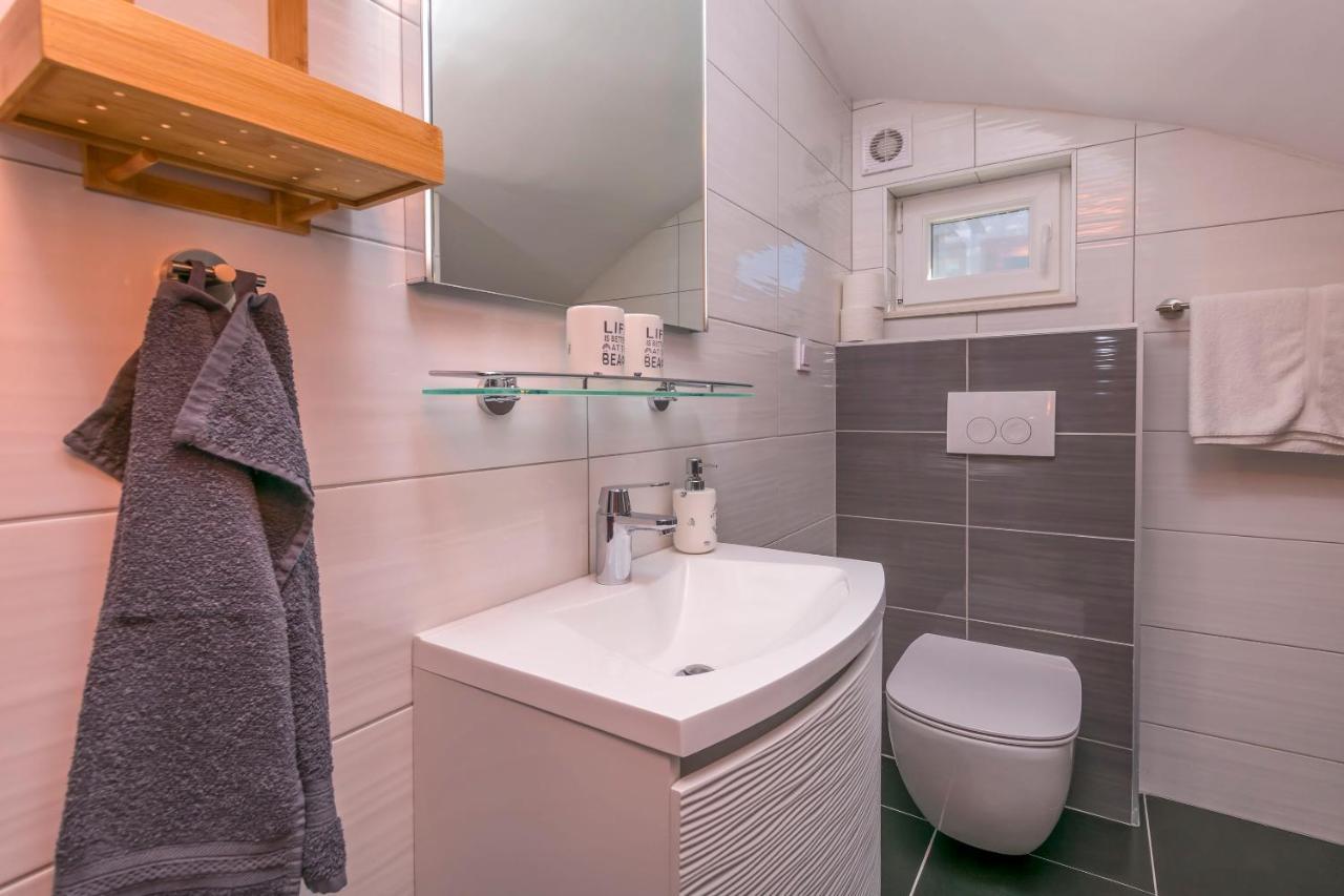 Apartment Visnja Rogoznica (Sibenik-Knin)
